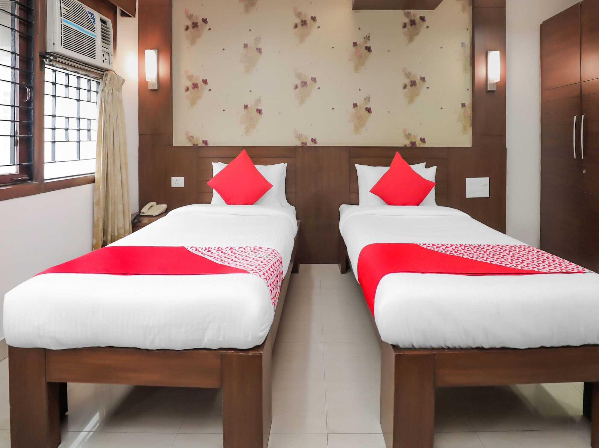 Oyo 17278 Hotel Srinivas Mangalore Exterior photo