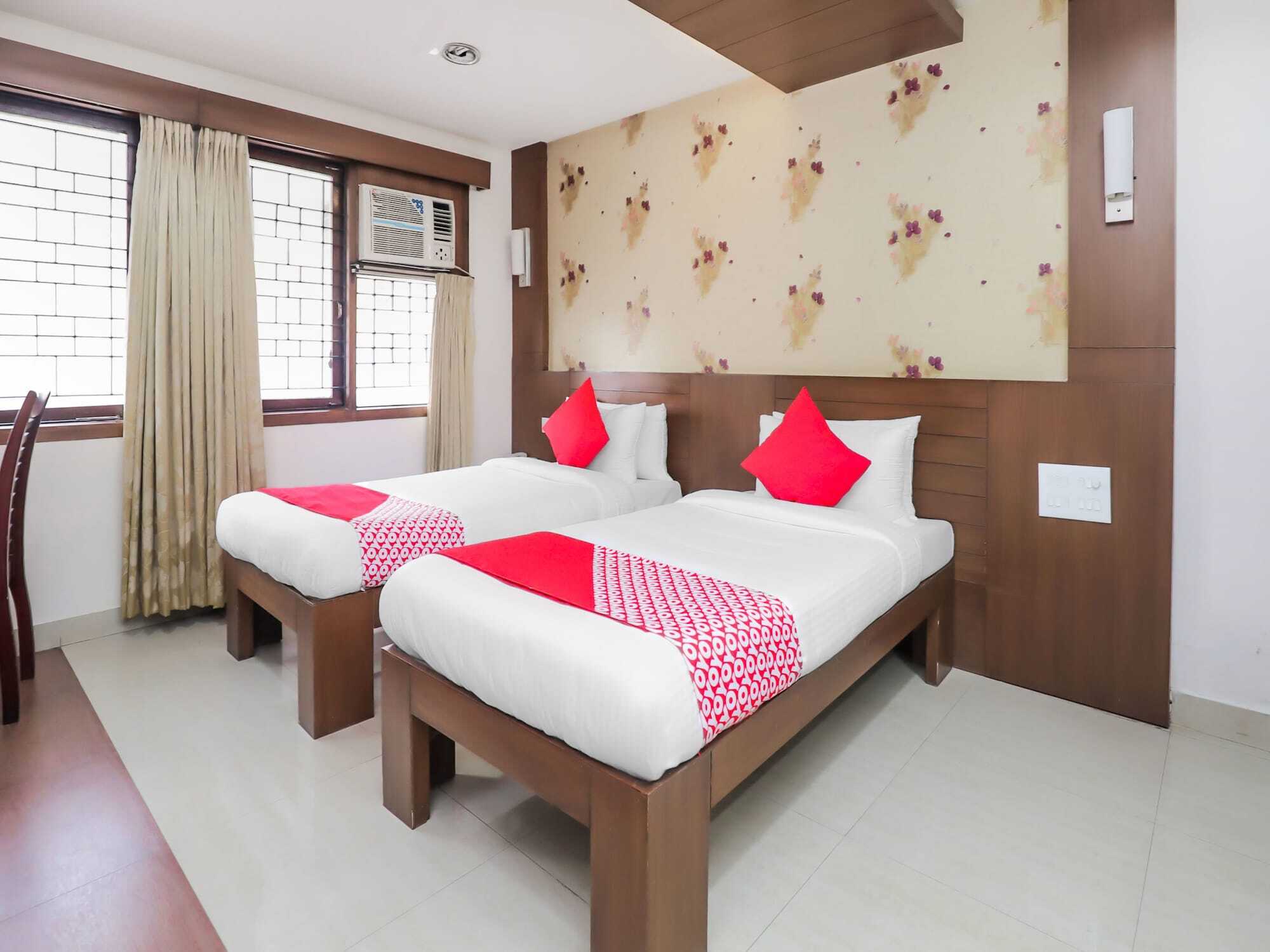 Oyo 17278 Hotel Srinivas Mangalore Exterior photo